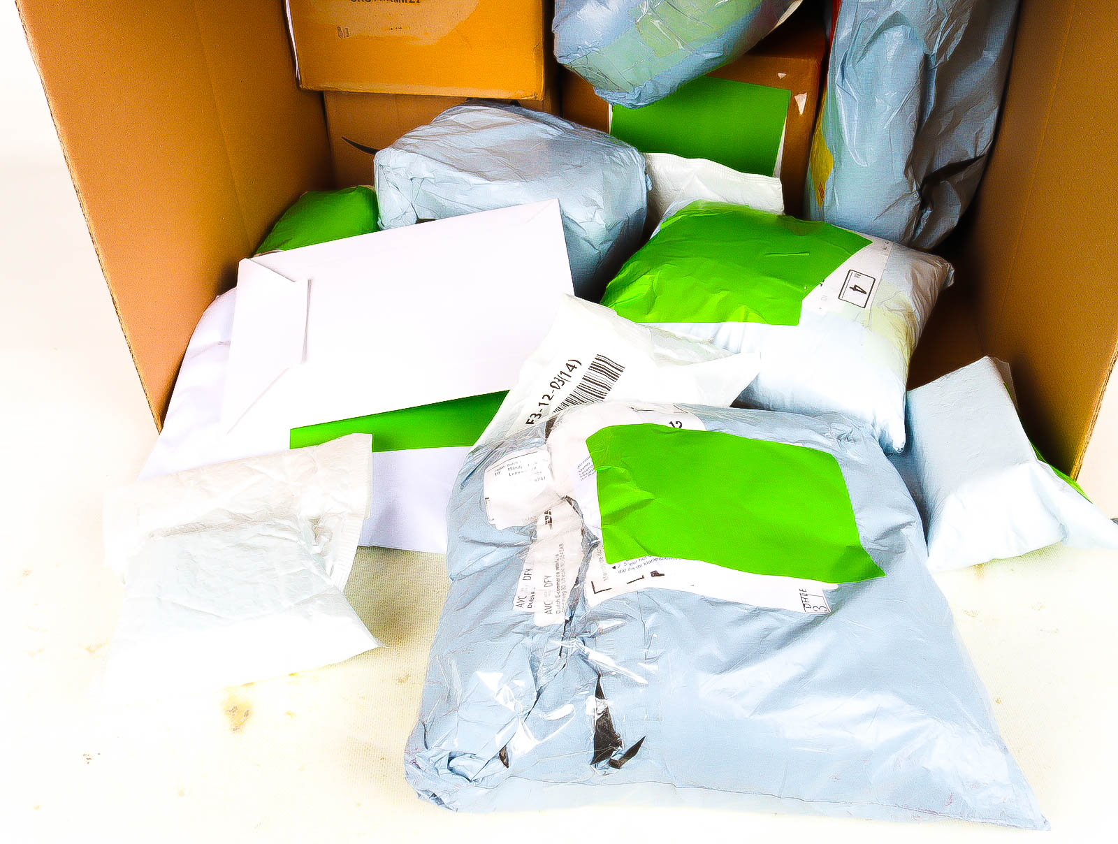 XL Doos met Verloren & Retour Postpakketten