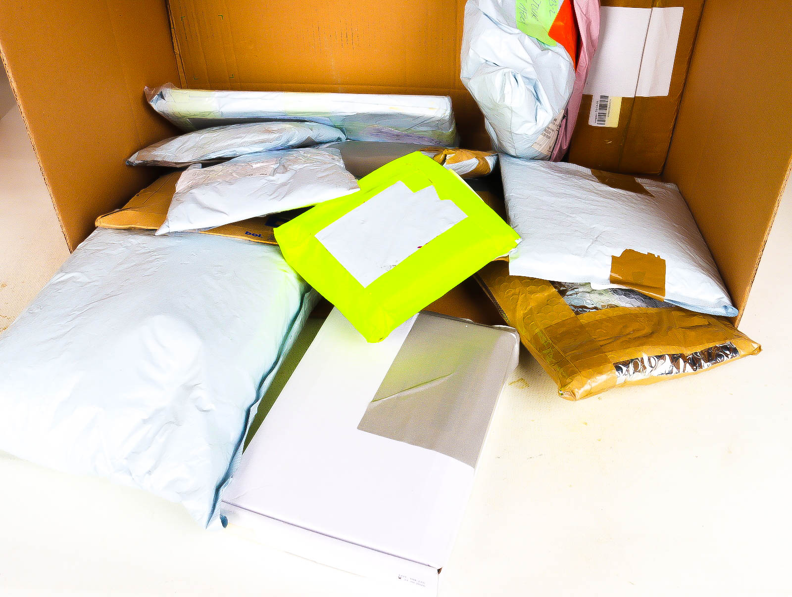 XL Doos met Verloren & Retour Postpakketten