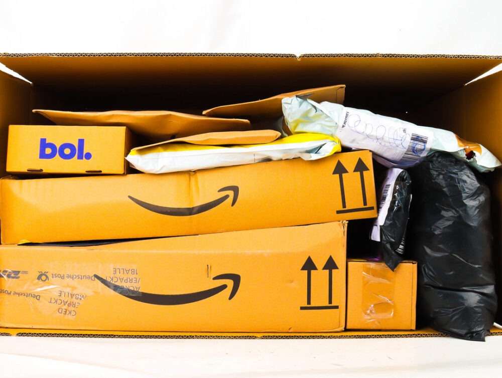 XXL Doos met Ongeopende Postpakketten