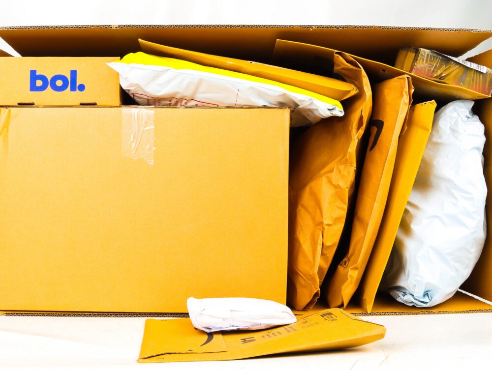 XXL Doos met Ongeopende Postpakketten