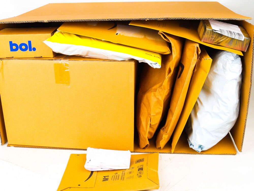 XXL Doos met Ongeopende Postpakketten