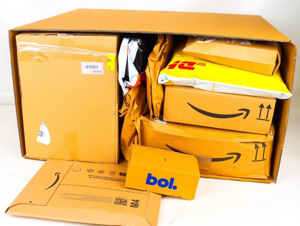 XXL Doos met Ongeopende Postpakketten