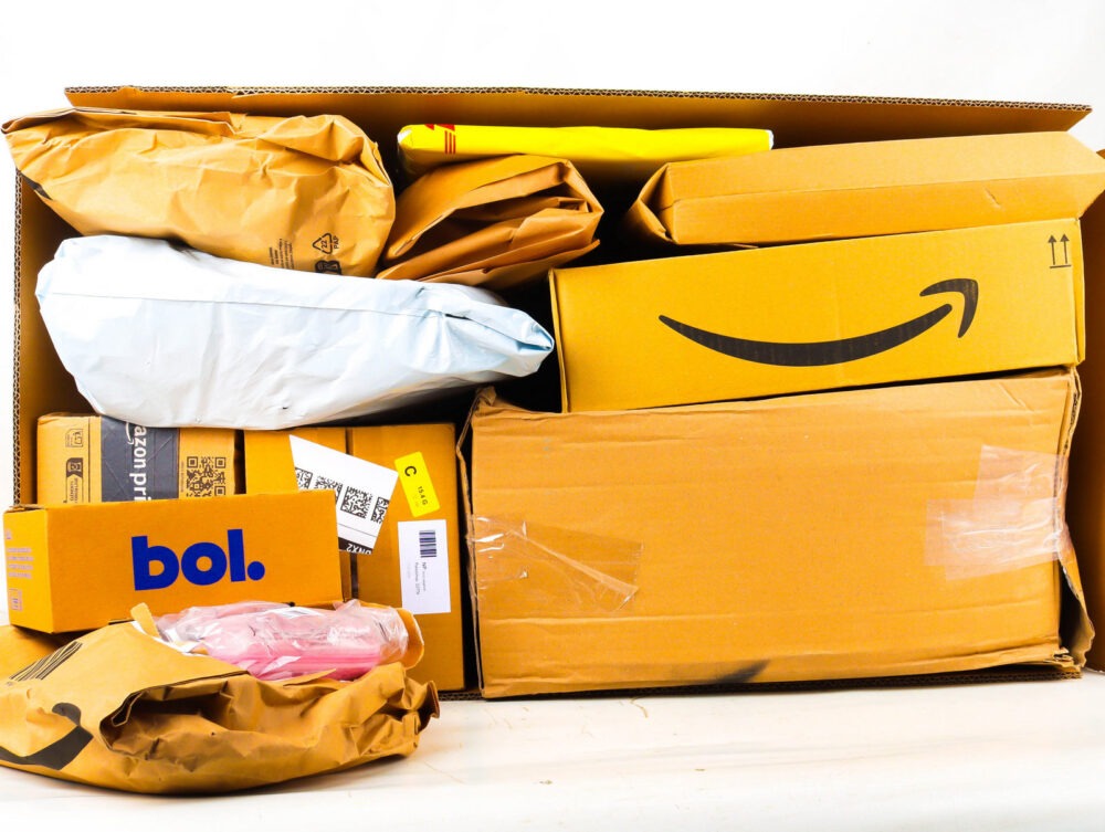 XXL Doos met Ongeopende Postpakketten