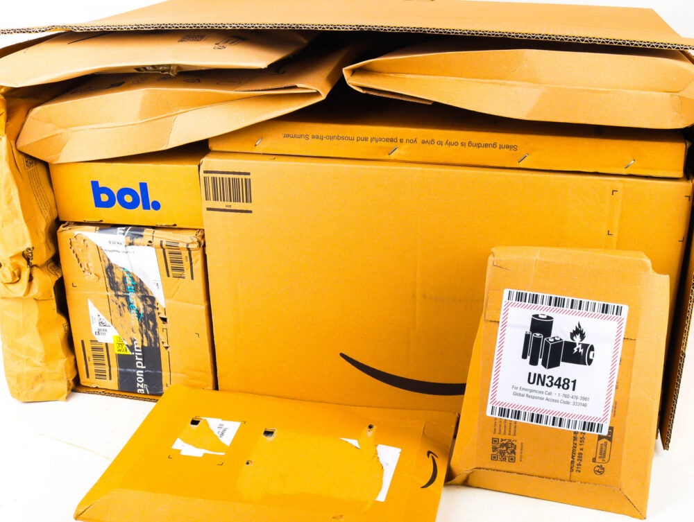 XXL Doos met Ongeopende Postpakketten