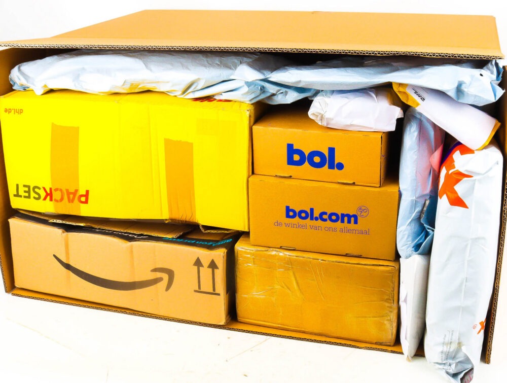 XXL Doos met Ongeopende Postpakketten