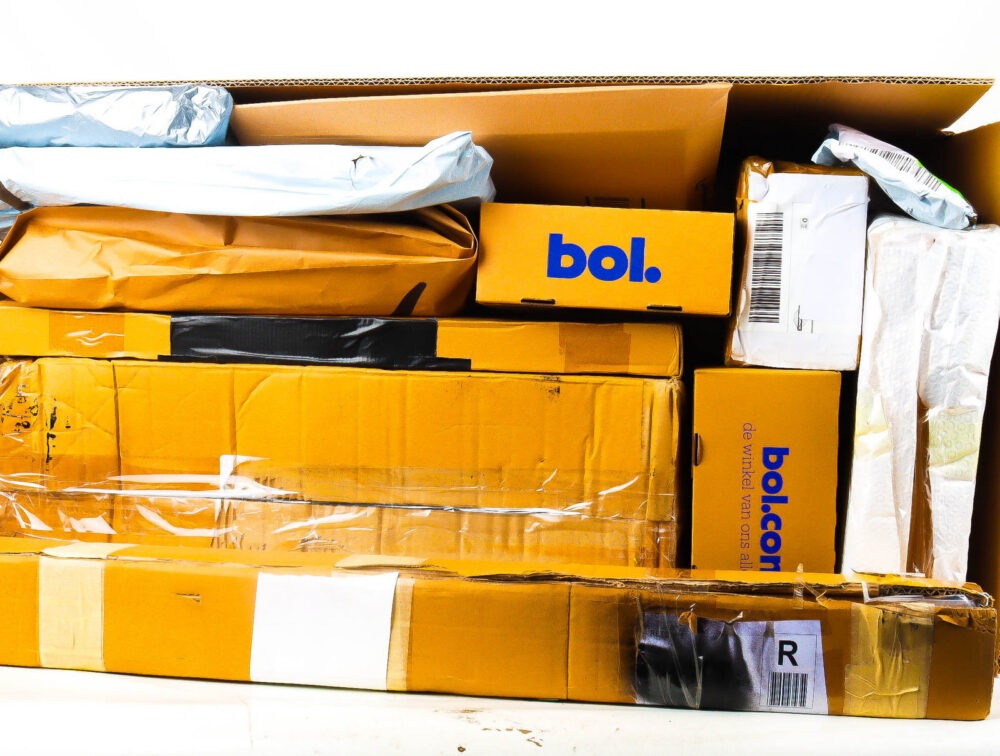 XXL Doos met Ongeopende Postpakketten