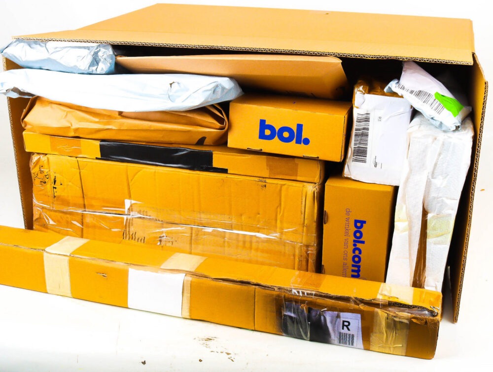 XXL Doos met Ongeopende Postpakketten