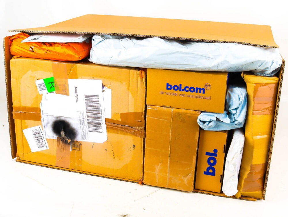 XXL Doos met Ongeopende Postpakketten