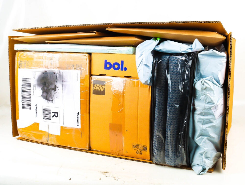 XXL Doos met Ongeopende Postpakketten