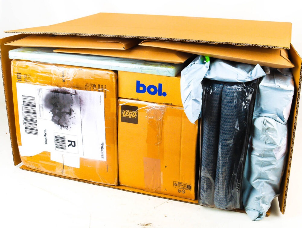 XXL Doos met Ongeopende Postpakketten
