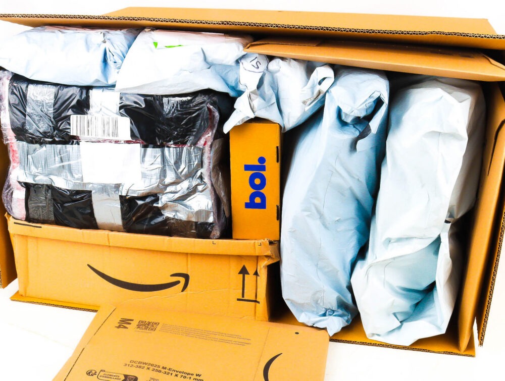 XXL Doos met Ongeopende Postpakketten