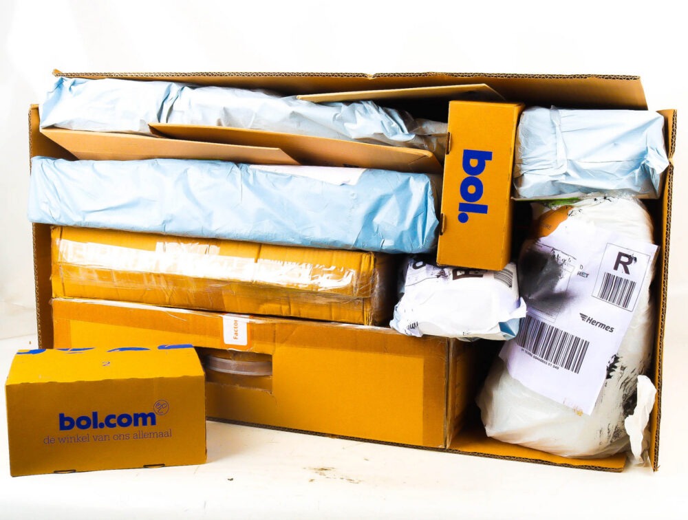 XXL Doos met Ongeopende Postpakketten