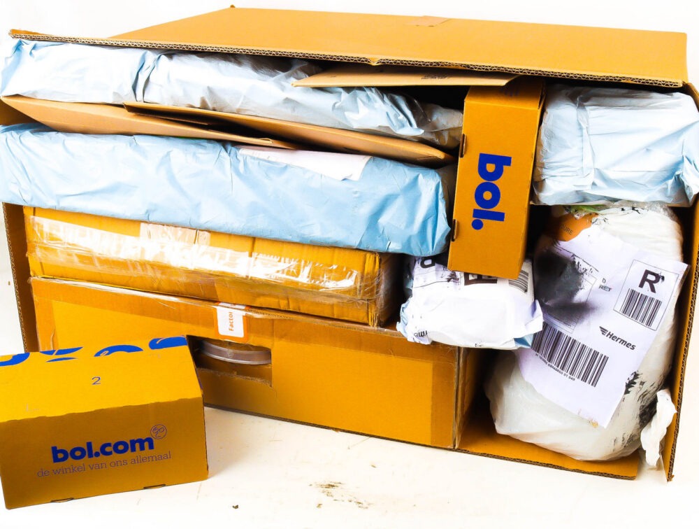 XXL Doos met Ongeopende Postpakketten