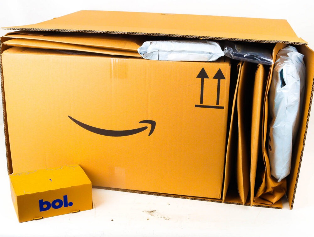 XXL Doos met Ongeopende Postpakketten