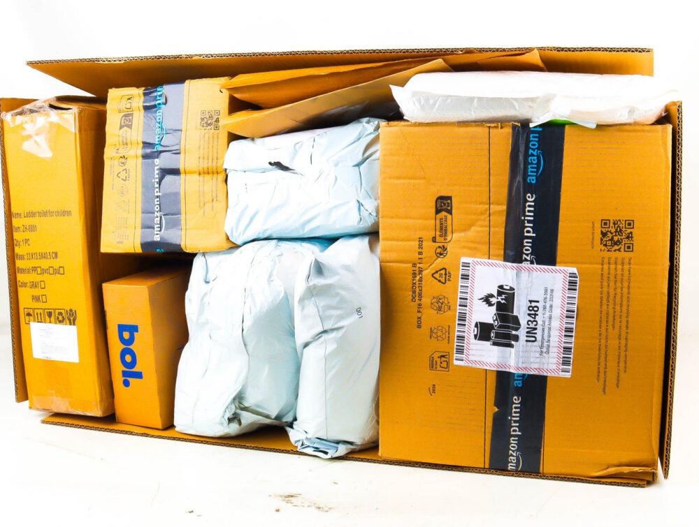 XXL Doos met Ongeopende Postpakketten