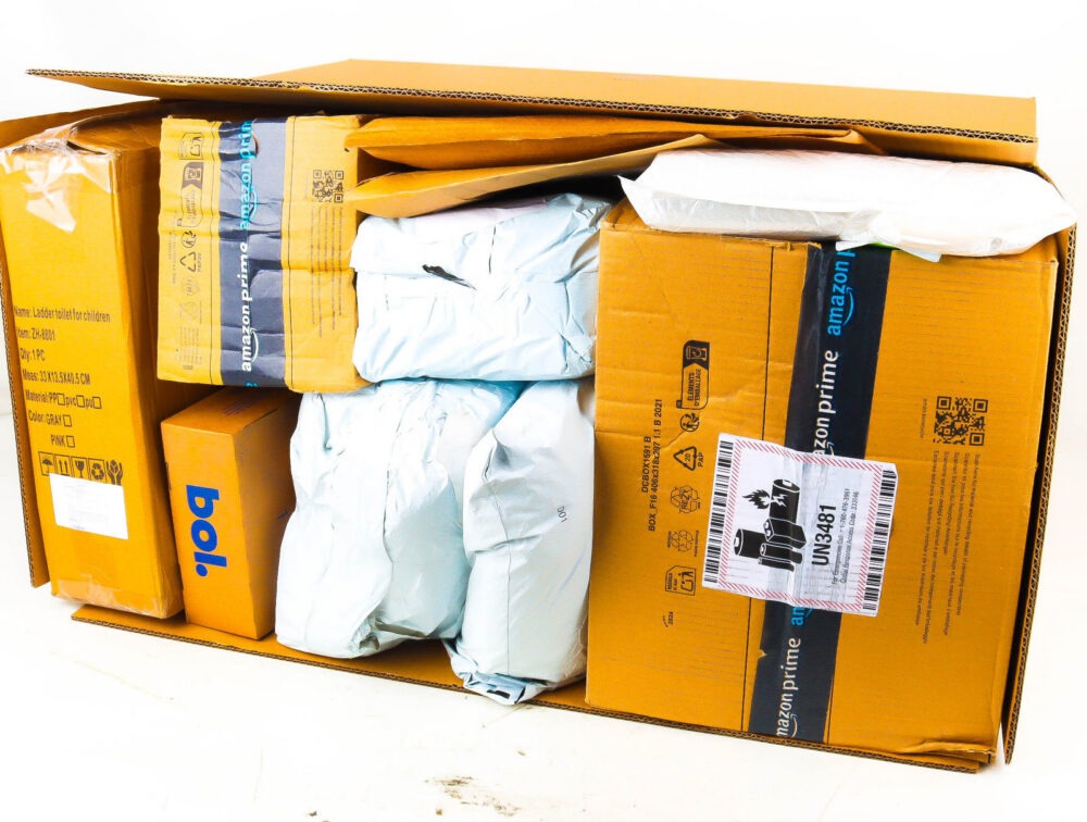 XXL Doos met Ongeopende Postpakketten