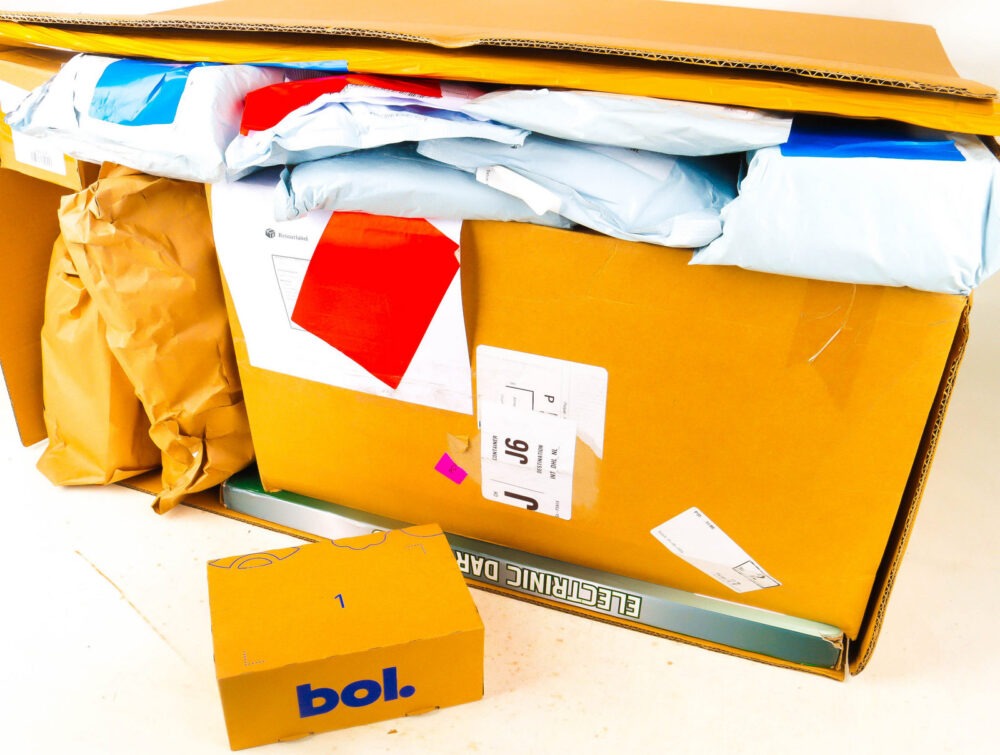 XXL Doos met Verloren Postpakketten